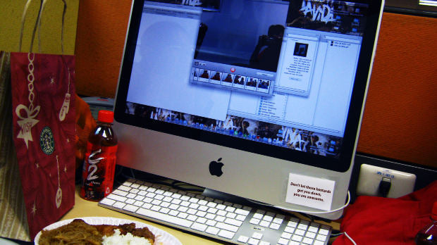 Master the Art of Online Dating with Our Comprehensive Guide